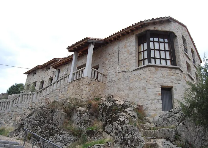 Alojamientos El Castillo El Berrueco